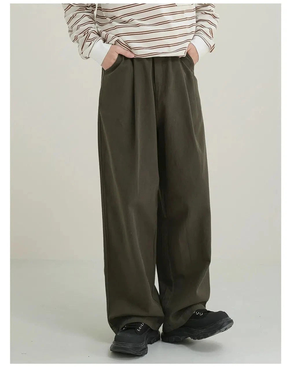 Wide-leg Pleated Pants