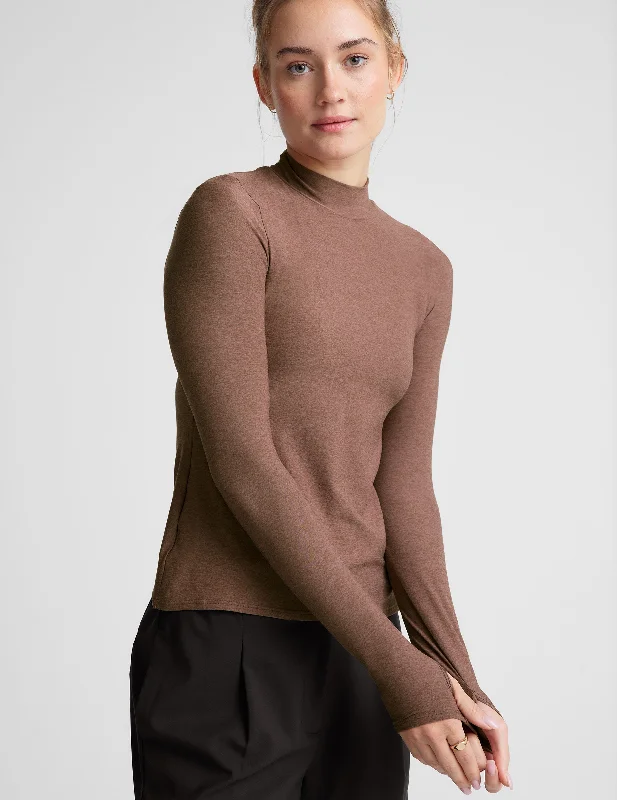 Featherweight Moving On Pullover